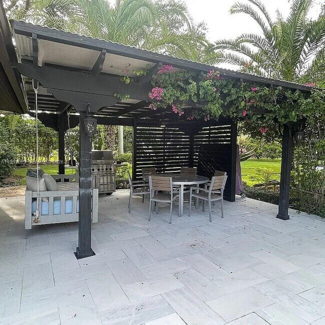 Building Photo - 8801 SW 124th St