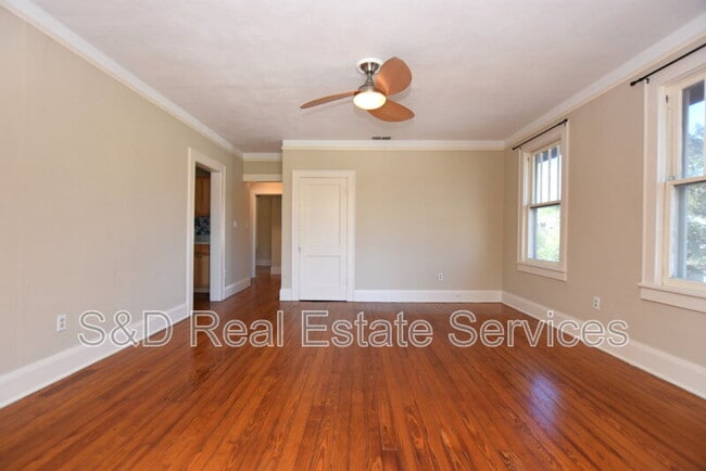 Building Photo - 709 1/2 Park Hill Ave.