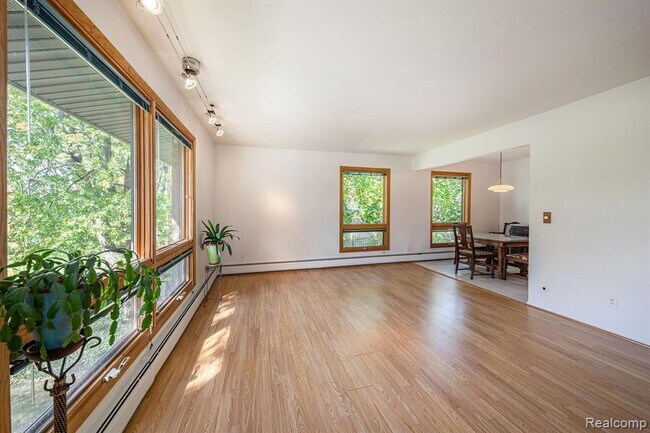 Building Photo - 1515 Cherboneau Pl