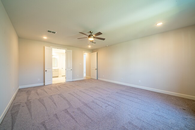 Building Photo - 4706 Llano Lp