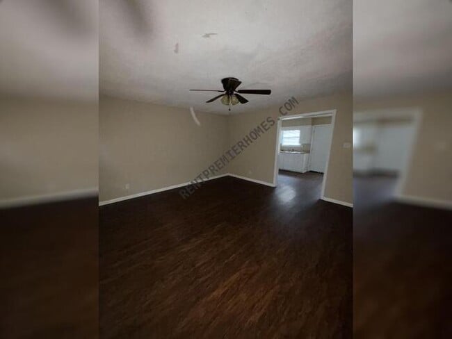 Building Photo - 1908 Kelly Dr