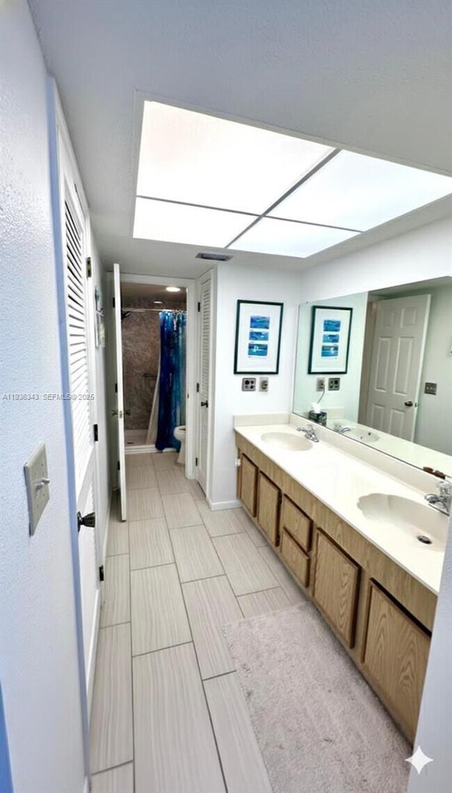 Building Photo - 3111 Pass a Grille Way