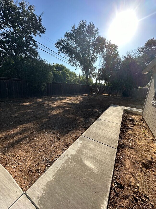 Building Photo - 2031 Oroville-Chico Hwy