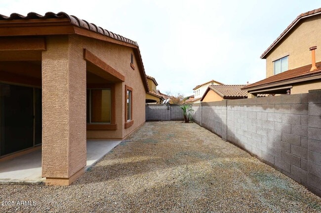 Building Photo - 2710 E Chester Dr