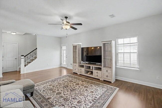 Building Photo - 157 Hamlet Ct