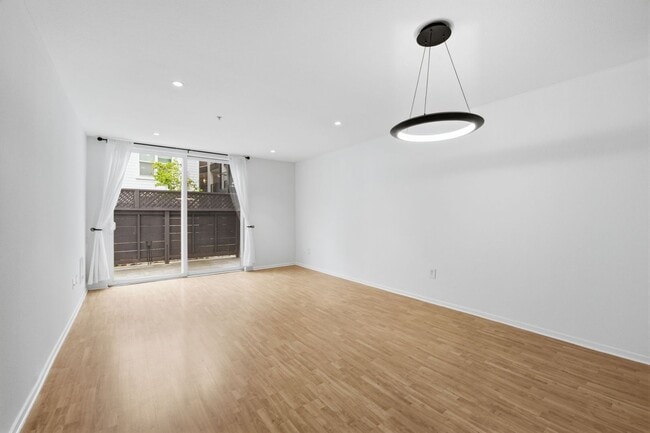 Building Photo - 8100 Oceanview Terrace