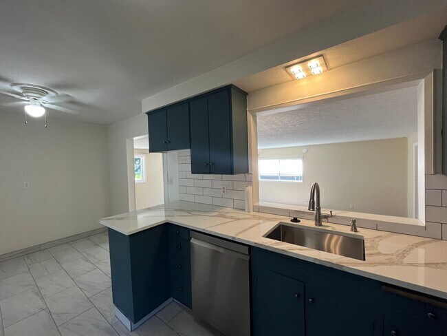 Building Photo - Charming 3-Bedroom Home with Bonus Room in Prime Beaverton Location Cedar Hills Neighborhood!!!