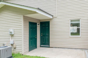 Building Photo - 6033 Springside Ln