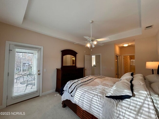 Building Photo - Furnished 3 Bedroom, 2 Bathroom in Sea Tra...