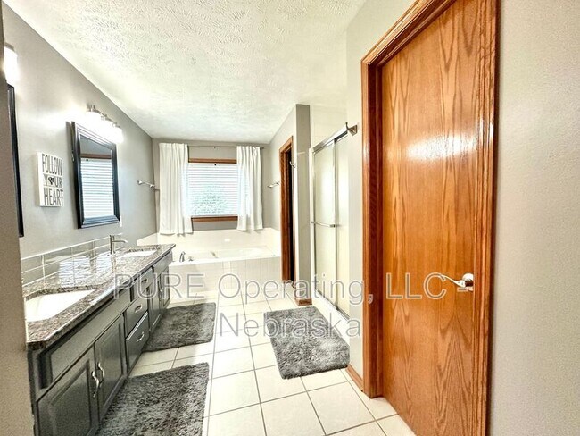 Building Photo - 4909 N 142nd St