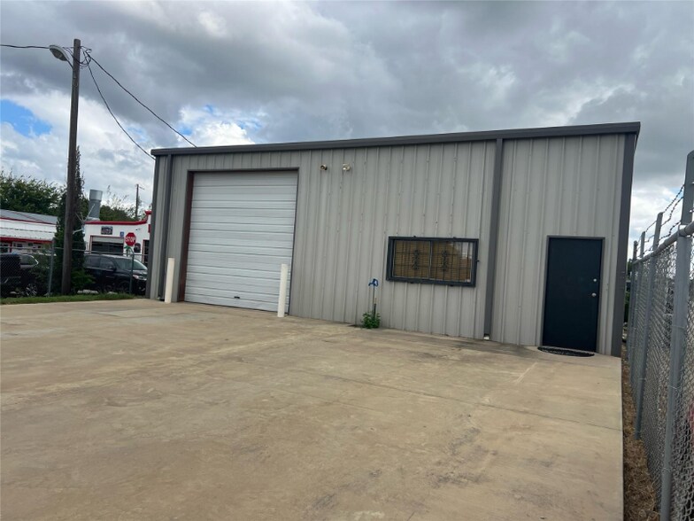 Building Photo - 4700 Keller Haslet Rd