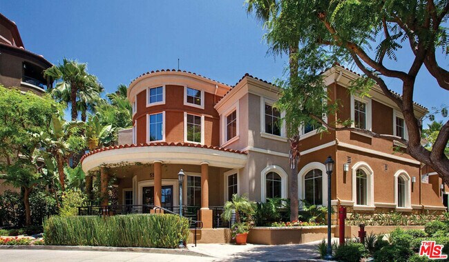 Building Photo - 5551 W 6th St