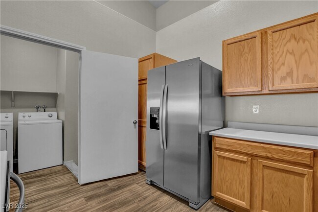 Building Photo - 2052 Jade Creek St