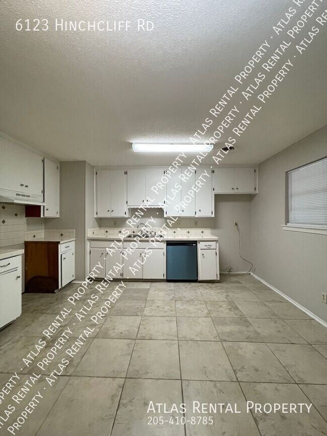 Building Photo - 6123 Hinchcliff Rd