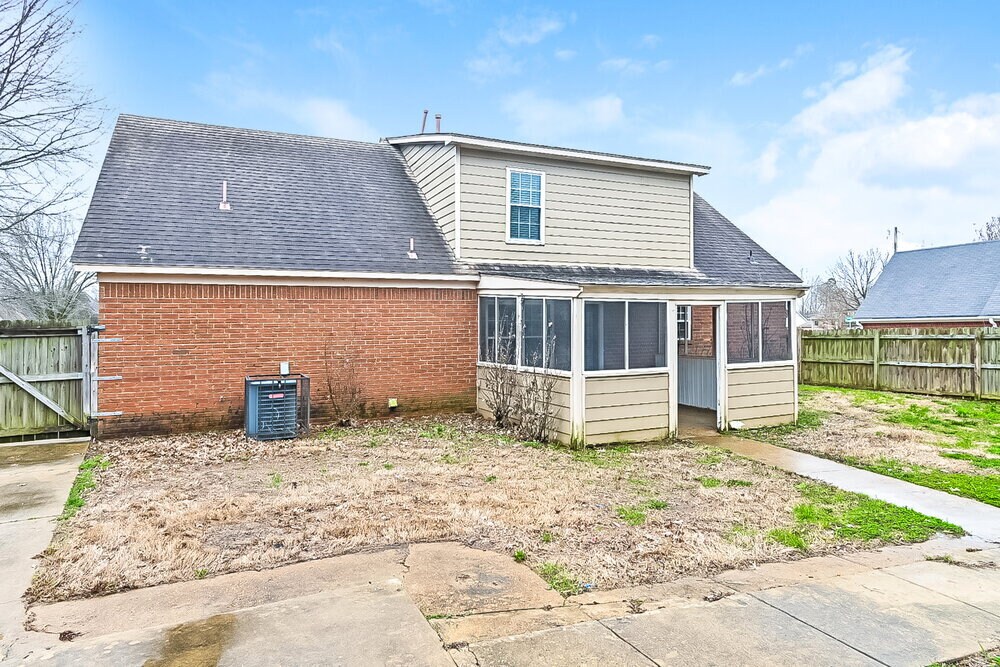 Building Photo - 10020 Fox Chase Dr