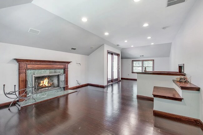 Building Photo - 177 Puritan Dr