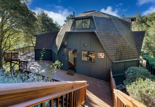 Building Photo - 250 Homestead Trl