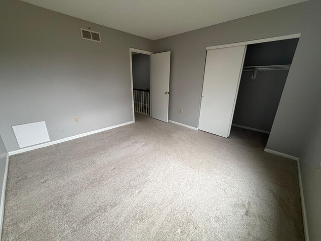 Building Photo - 310 Powell Rd