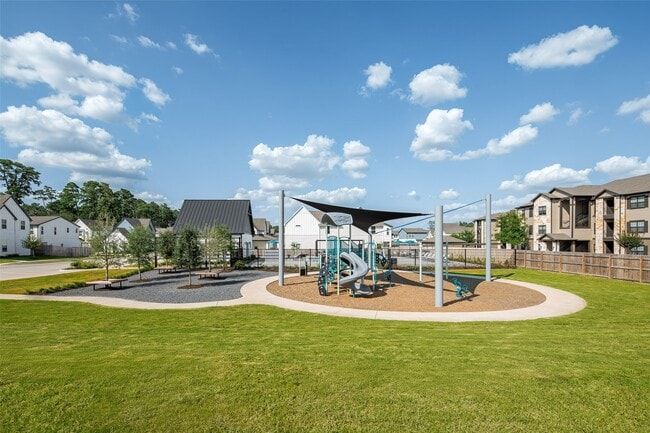 Building Photo - 9835 Willow Creek Commerce Dr