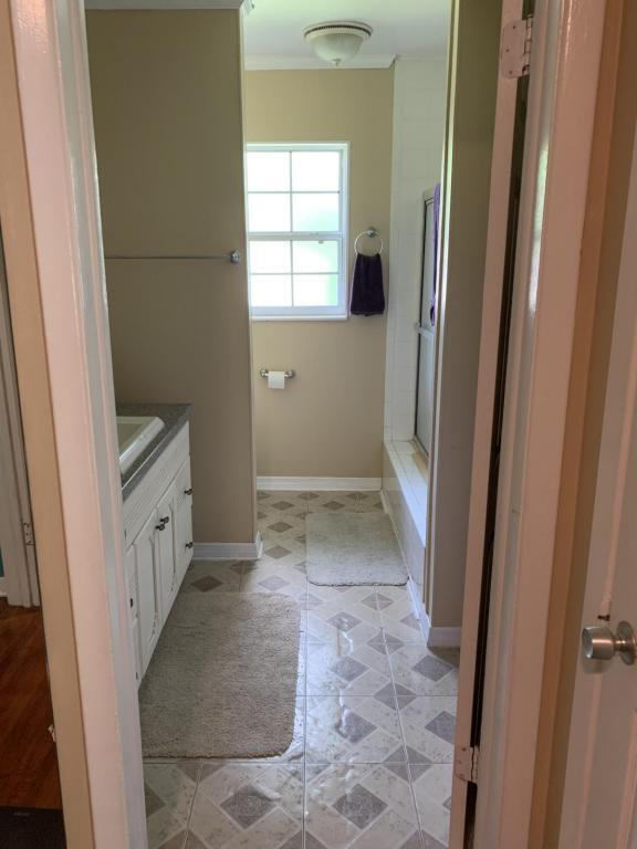 Building Photo - 46 Baywood Ave