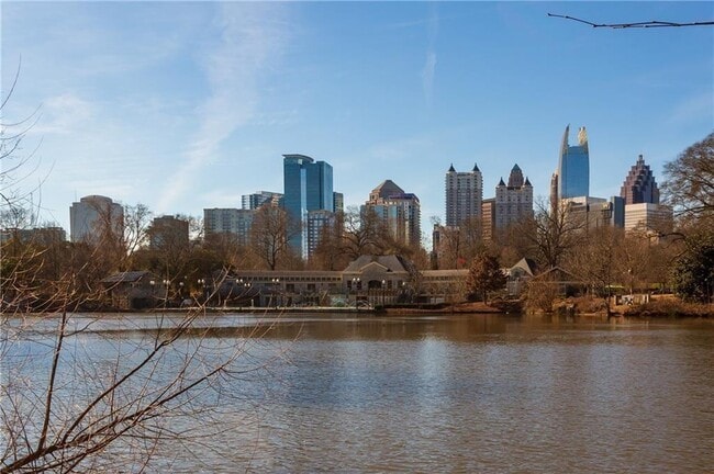 Building Photo - 1101 Juniper St NE