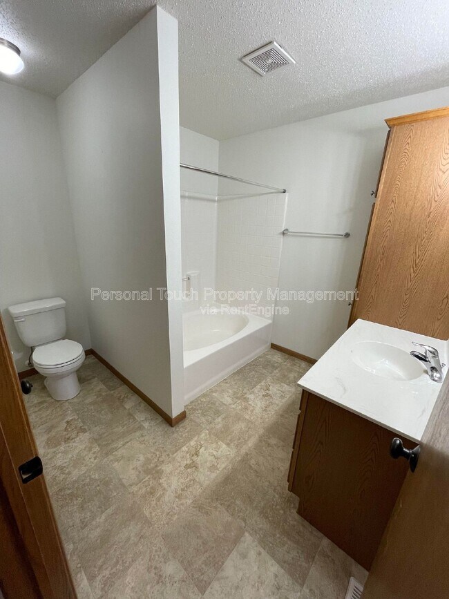 Building Photo - 2320 5th St W