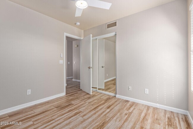 Building Photo - 4607 E Abraham Ln