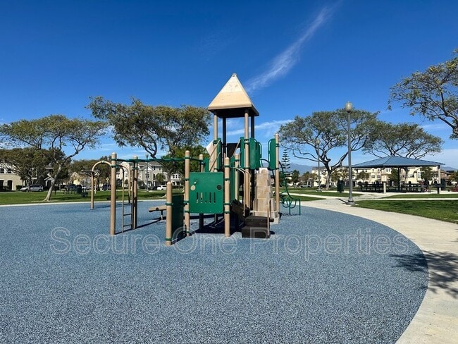 Building Photo - 3003 Shenandoah Dr