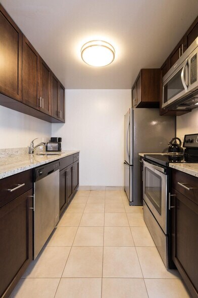 Building Photo - 11 Cattano Ave