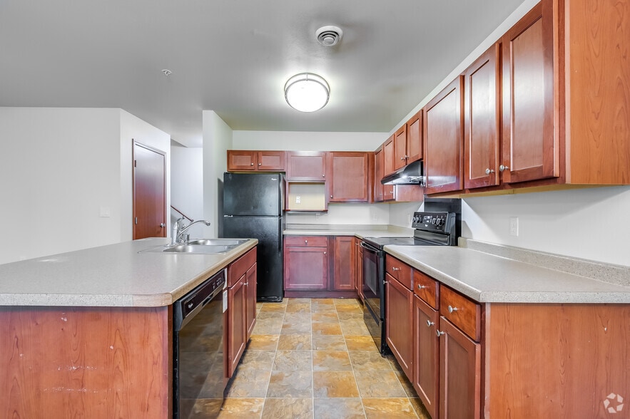 3BR, 1.5BA - 1,473SF - Kitchen - Trinity Artist Square