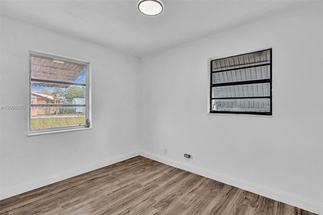 Building Photo - 1824 NW 25th Ave
