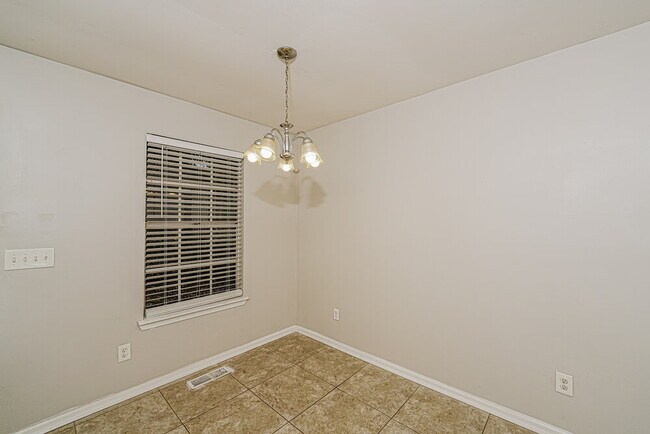 Building Photo - 1684 Brewster Rd