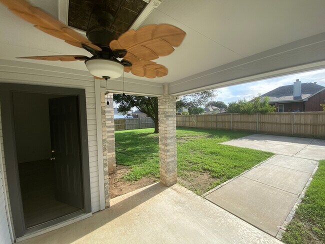 Building Photo - 5009 Chad Dr