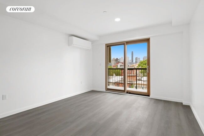 Building Photo - 217 9th St