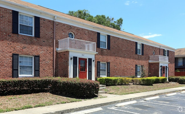 Building Photo - Palmetto at Lakeside