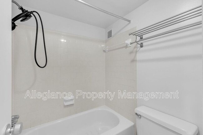 Building Photo - 1225 Martha Custis Dr