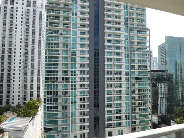 Building Photo - 1100 S Miami Ave