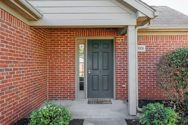 Building Photo - 3906 Sandstone Cir