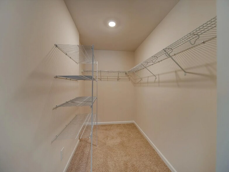 Building Photo - 574 Altamonte Dr