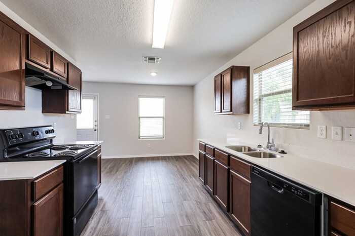 Building Photo - 2710 Telder Path
