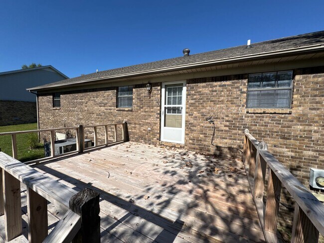 Building Photo - 1007 Northwood Dr