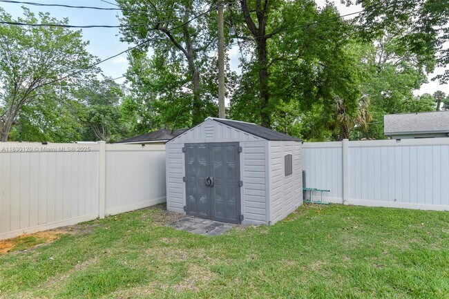 Building Photo - 781 Little Pine Dr