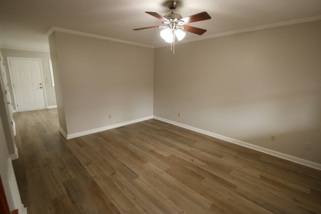 Building Photo - 92 Akron Ave