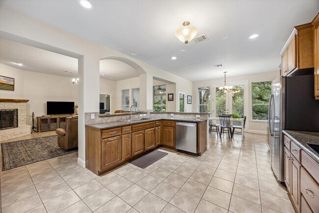 Building Photo - 313 S Flamingo Dr