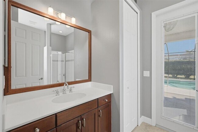 Building Photo - 14716 4th Dr NE