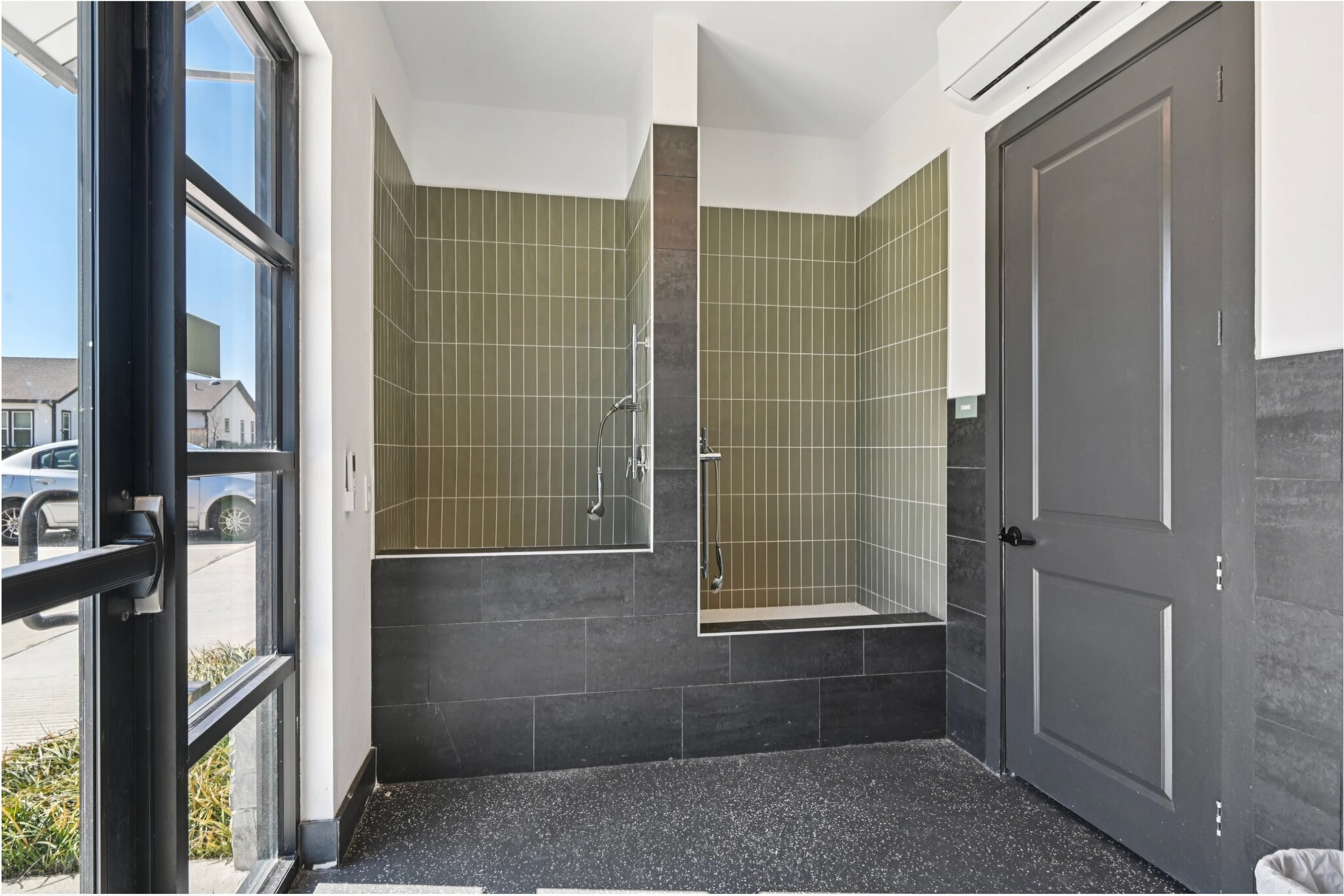 Building Photo - 9701 Theo Trl