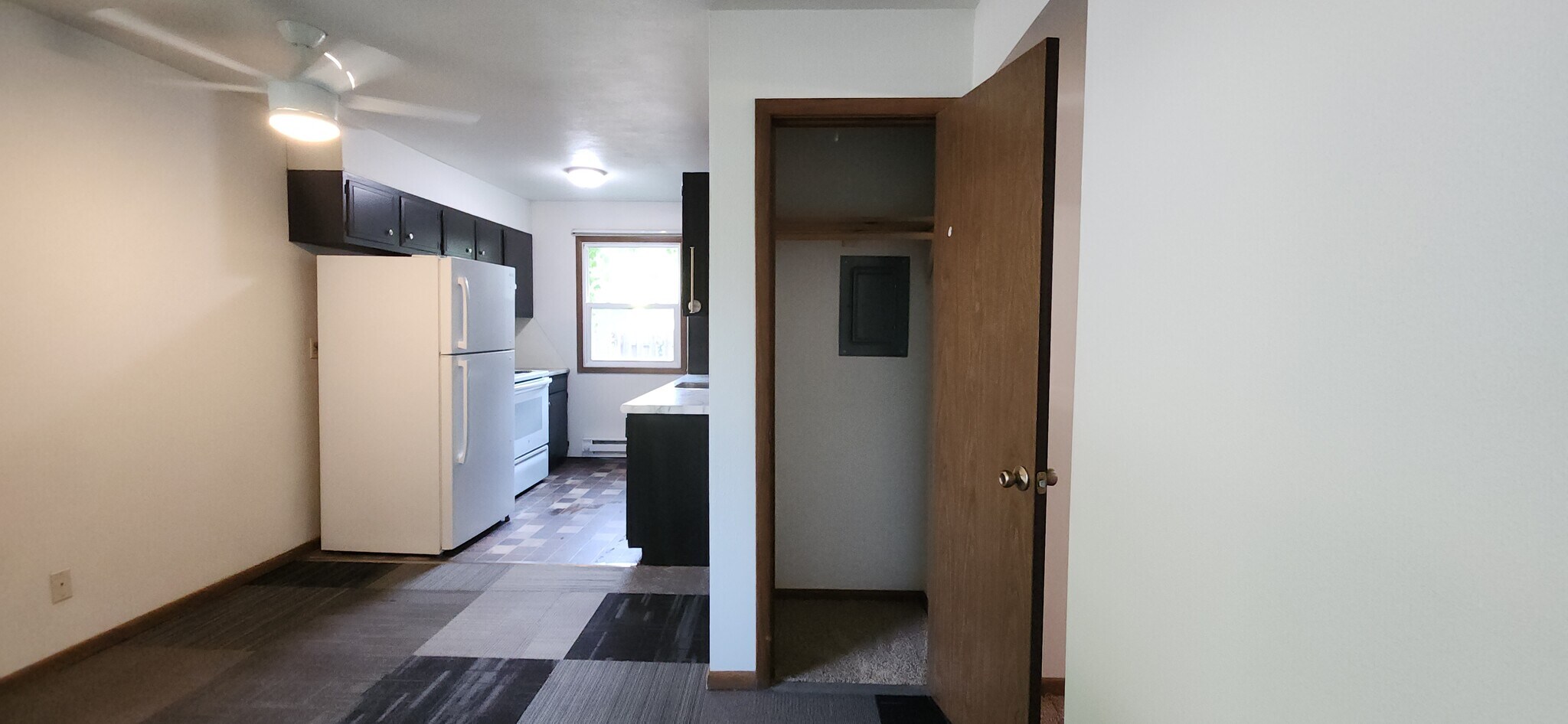 Building Photo - 926 17th St S