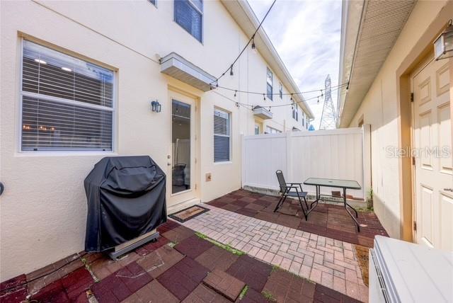 Building Photo - 14128 Avenue of the Groves