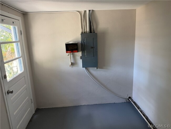 Building Photo - 7 N Jackson St