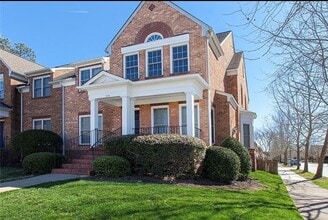 Building Photo - Port Warwick Luxury attached Home End Unit